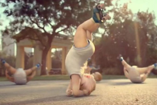 这么热闹的运动会怎么能错过呢，宝宝们也计划着加强运动，为奥运加油喝彩，看看你的宝宝是不是运动健将吧。