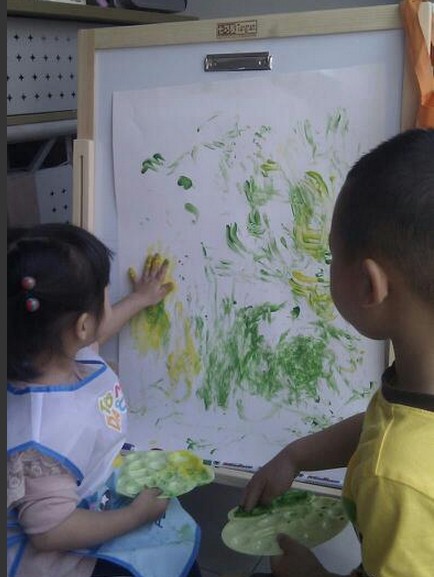 宝宝在绘画兴趣班的第二十五幅涂鸦作品——蜗牛