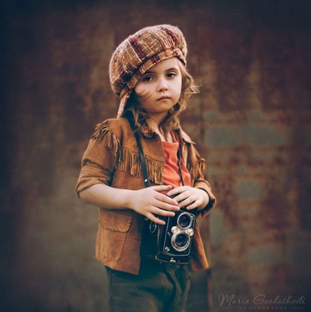 来自于第比利斯的Maria Gvedashvili是一位十分富有才华的女摄影师，她非常擅长儿童摄影的拍摄，能够捕捉到不同小孩的情绪表现。不得不说，女摄影师确实有着更加敏感的洞察力。