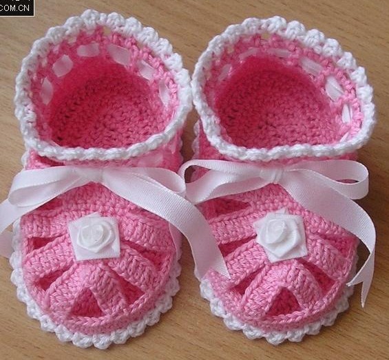 宝宝们可爱舒适的毛线鞋