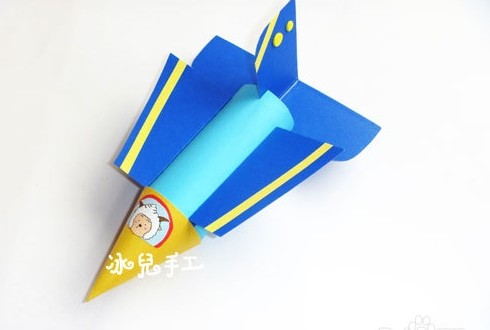 废物利用幼儿手工:卷纸芯制作小飞机