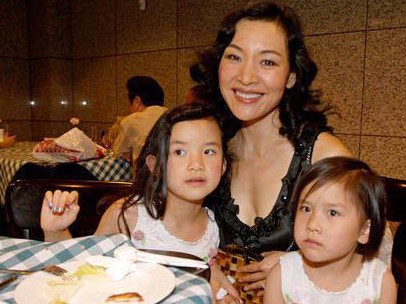 陈冲与美籍华人老公的两个女儿