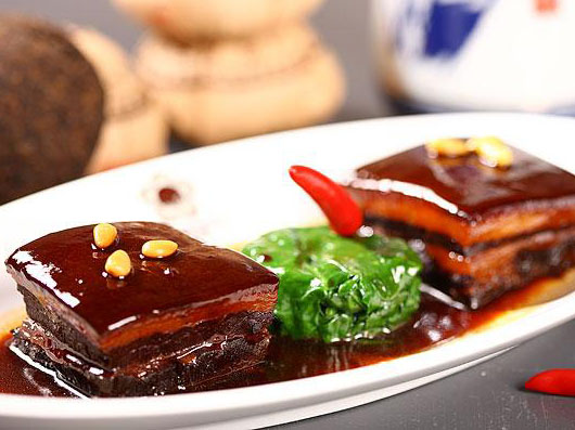 杭州美食推荐：东坡肉和龙井虾仁