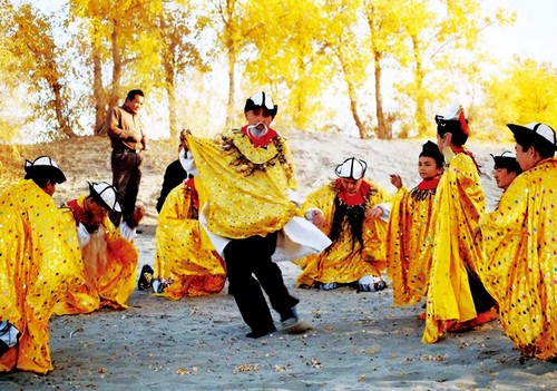 罗布狮子舞是新疆罗布人家独特的民俗文化。