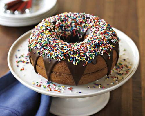 只要一个甜甜圈就可以满足的幸福，朴实而动人，就像那甜而不腻的美食，是我们可以碰触的美好。