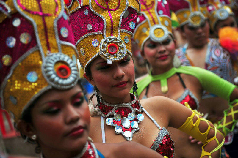 在尼加拉瓜的狂欢节上你才能真正体会什么是香艳，热情的美女、火辣辣的装束，让你体验high翻天的热浪。