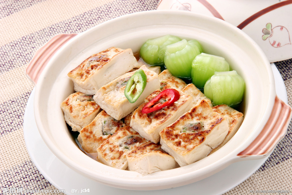 豆腐的营养价值很高，豆腐受到人们的喜爱。