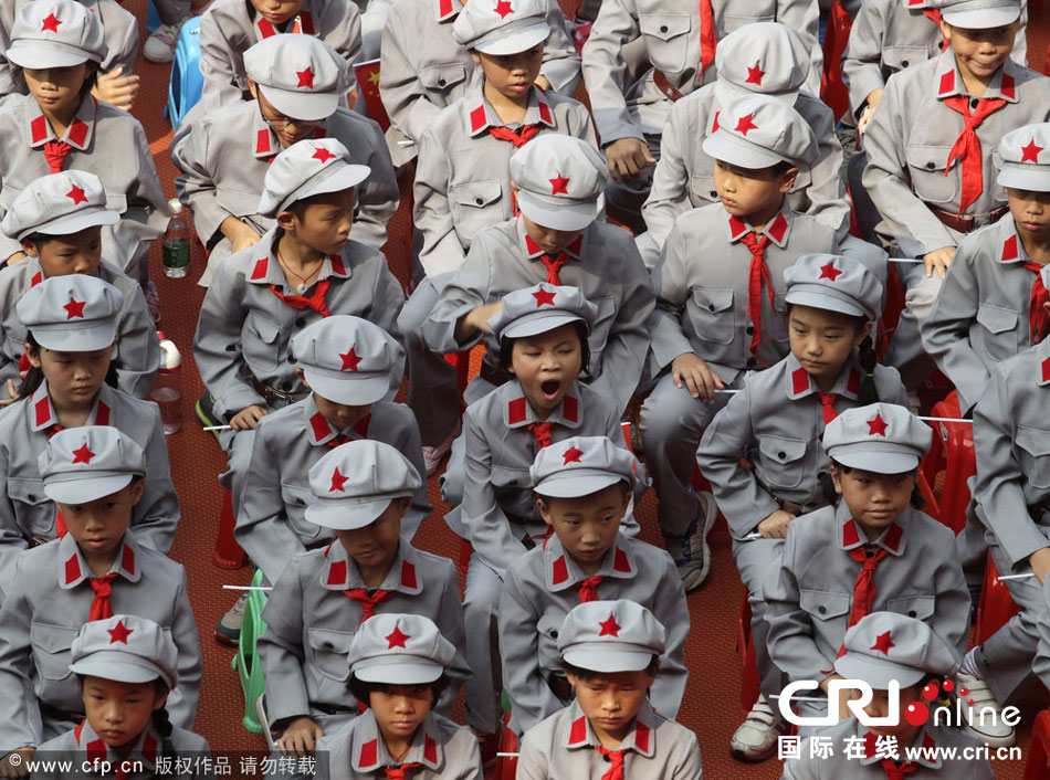 广州首批四所红军小学授旗授牌仪式在花都区骏威小学举行