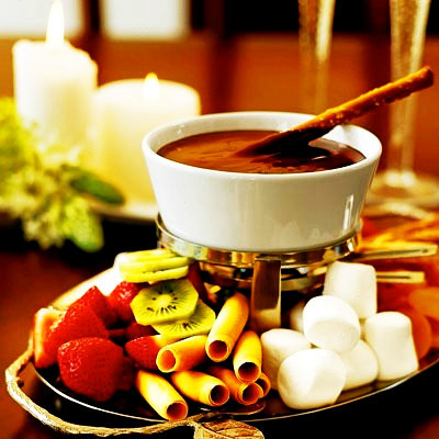 巧克力火锅 感觉什么食物都可以蘸一下巧克力吃~哈哈哈哈哈!!!