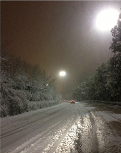 江苏多地下起了蛇年首场大雪 网友感叹雪大得像“馒头”