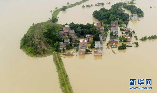 2010年6月22日航拍的江西省余江县受淹乡村。持续暴雨已经造成江西抚河流域发生特大洪水，引发严重洪涝灾害。