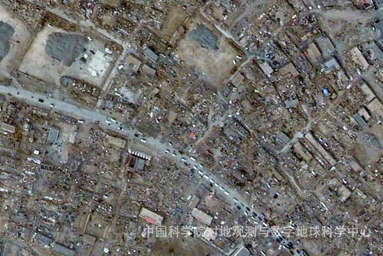 中国科学院对地观测与数字地球科学中心的遥感飞机于2010年4月14日14点起飞奔赴青海省玉树地震灾区，于当日15点30分获取地震灾区第一批空间分辨率为40cm的高分辨率遥感图像。