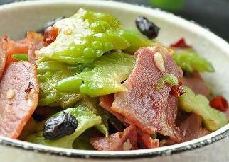 江苏特色菜式：豉香苦瓜