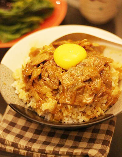 日本料理:大葱豚肉丼的做法