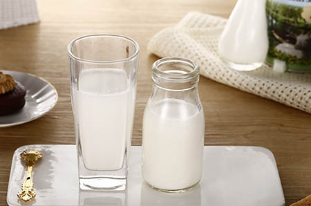 【酸奶的功效与作用】酸奶有哪些功效与作用