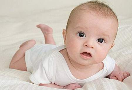 【宝宝缺钙的症状】宝宝缺钙的症状有哪些_宝