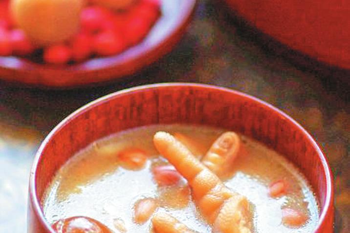 食谱秋季移植妈妈:花旗参鸡脚汤_食谱秋季养生试管前囊胚的养生女人图片