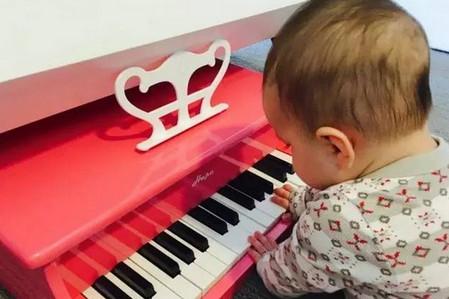 和宝宝感受音乐魅力,培养节奏感