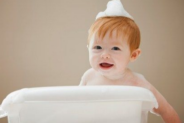 【宝宝冬天洗澡水温多少合适】冬季小孩洗澡水