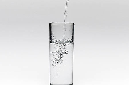 Ļ