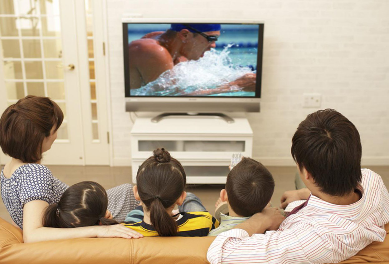 如何让爱看电视的孩子远离近视  　