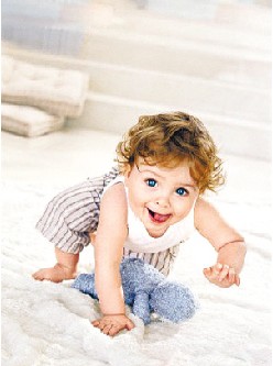 解析宝宝5种常见爬行姿势