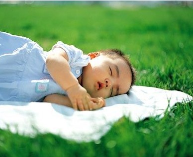 观察宝宝睡觉 健康早知道