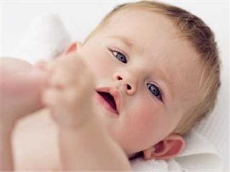 宝宝总流口水是缺锌的症状吗