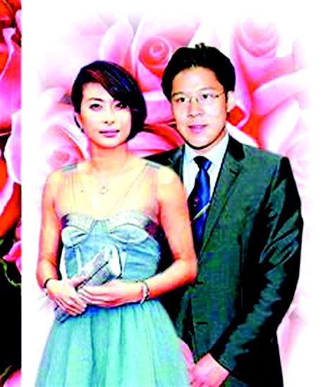 郭晶晶立体婚纱照遭疯传 郭晶晶霍启刚立体婚纱照引爆网络