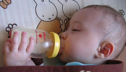 奶粉喂养宝宝常见的3疑问