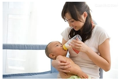 如何人工喂养新生宝宝