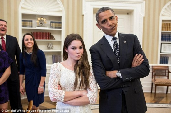 “不爽姐”麦凯拉·马罗尼( McKayla Maroney )与奥巴马合影