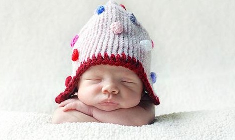 哺乳过程如何防止宝宝吐奶