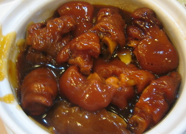 产妇营养食谱:生姜猪脚煲甜醋