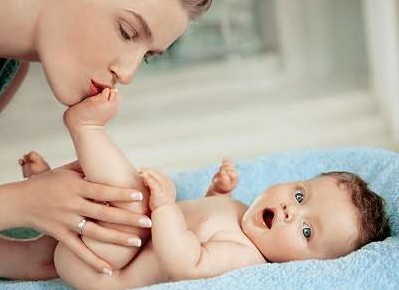 哺乳期间宝宝拒奶怎么办