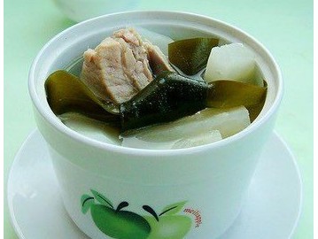 宝宝食谱：海带萝卜脊骨汤