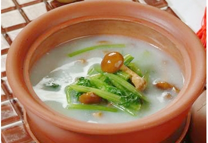 宝宝补铁食谱：山药菠菜汤