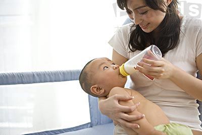 新生婴儿人工喂养的注意事项