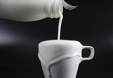 新生儿奶瓶工作需做仔细