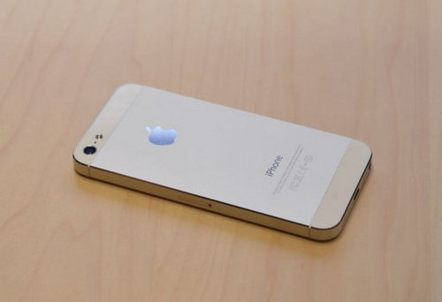 苹果iPhone5今日在香港发售 水货今晚抵京开卖
