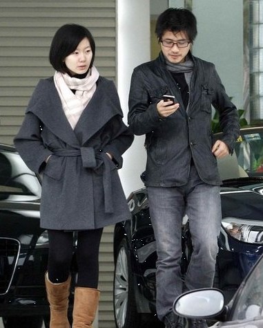 韩寒否认婚外情 韩寒发博客再次澄清“纳妾”事件