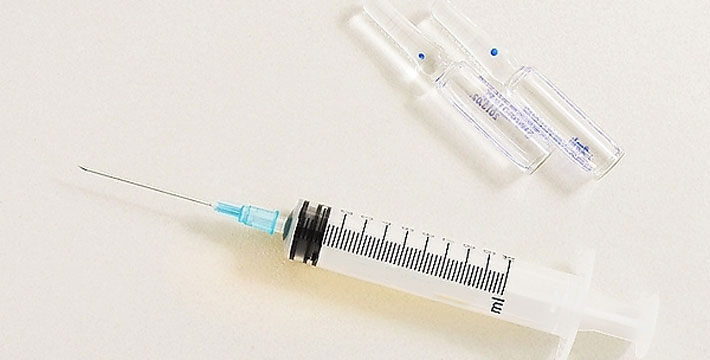宝宝接种疫苗