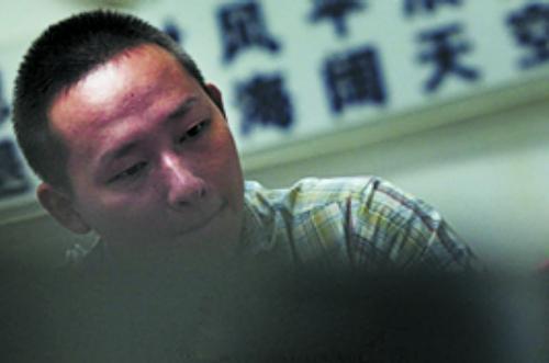 深圳打伤色狼被拘大学生：再遇到只会报警