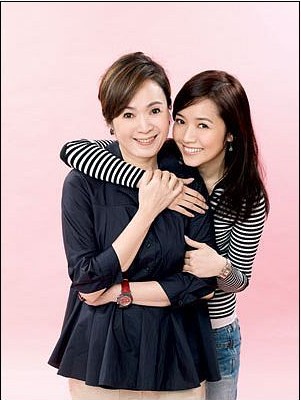 侯佩岑和妈妈