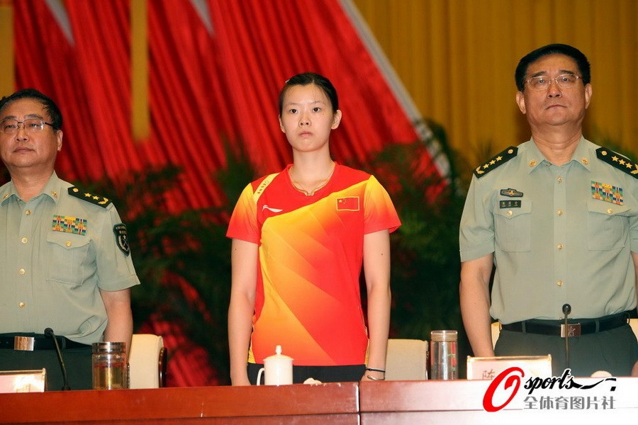 [图]林丹李雪芮南京军区接受表彰 学习当代军人价值观