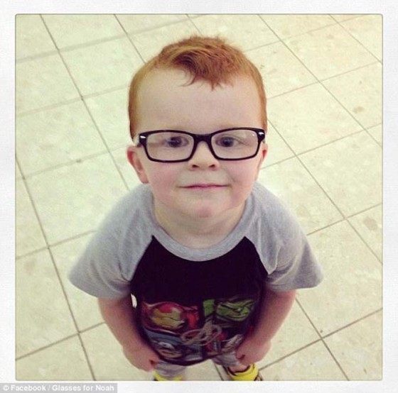4岁noah戴眼镜怕丑