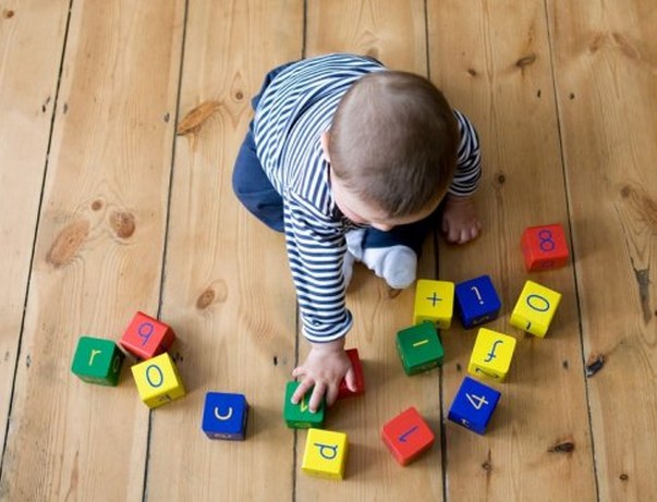 玩拼图游戏让宝宝更聪明