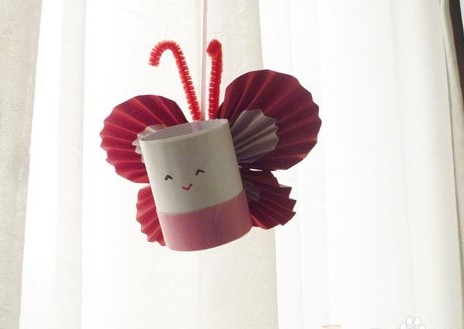 幼儿手工：卫生纸筒手工制作可爱蝴蝶