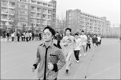 郑州大学推"免费早餐"闹钟鼓励学生晨跑