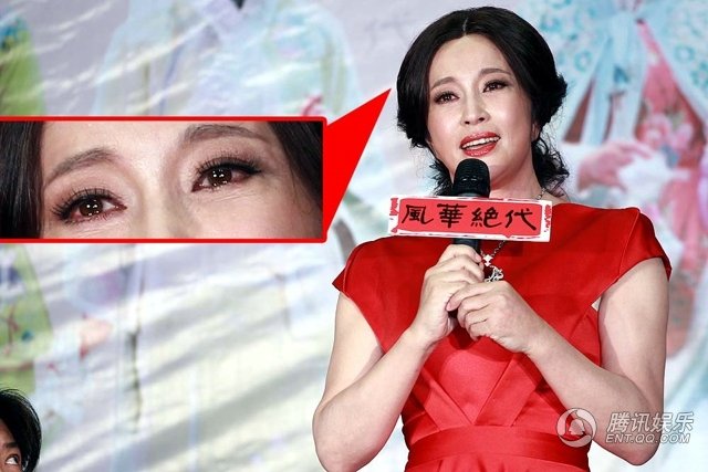 刘晓庆含泪恳求媒体放过老公 并感叹结婚很“美好”